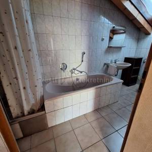 BIBINJE-DVOKATNICA 389 m2, 4 APARTMANA, OTVOREN POGLED NA MORE!