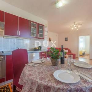 BIOGRAD NA MORU - kuća u centru grada