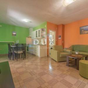 BIOGRAD NA MORU - kuća u centru grada