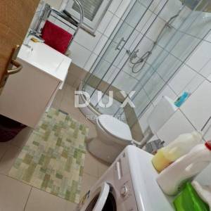 BIOGRAD NA MORU - predivan stan sa vrtom