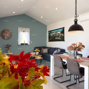 Blizina Barbana. Ekskluzivna ponuda, samo u našoj aganciji! Dvije, nove dvojne kuće, idealno jedna za življenje a druga za rent...