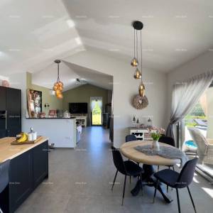 Blizina Barbana. Ekskluzivna ponuda, samo u našoj aganciji! Dvije, nove dvojne kuće, idealno jedna za življenje a druga za rent...