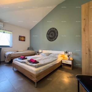 Blizina Barbana. Ekskluzivna ponuda, samo u našoj aganciji! Dvije, nove dvojne kuće, idealno jedna za življenje a druga za rent...