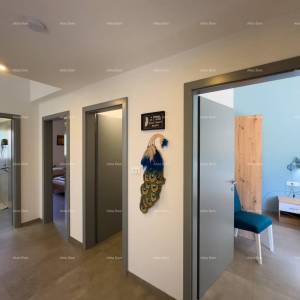 Blizina Barbana. Ekskluzivna ponuda, samo u našoj aganciji! Dvije, nove dvojne kuće, idealno jedna za življenje a druga za rent...