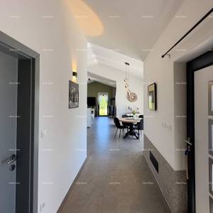 Blizina Barbana. Ekskluzivna ponuda, samo u našoj aganciji! Dvije, nove dvojne kuće, idealno jedna za življenje a druga za rent...