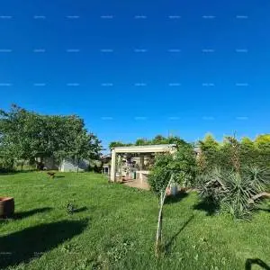 Blizina Ližnjana u malom istarskom mjestu, samostojeća kuća površine 103 m²