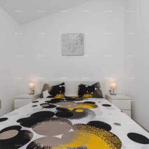 Blizina Medulinskih hotela, namješten i odmah useljiv apartman.