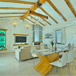 Blizina Novigrada, nova kuća sa bazenom.