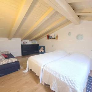 Blizina Pule ! Kuća s bazenom! Banjole Volme.