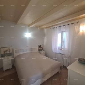 Blizina Pule ! Kuća s bazenom! Banjole Volme.