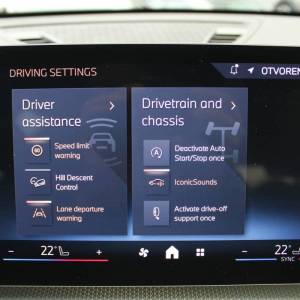 BMW X1 xDrive 23i M-Paket *HARMAN KARDON, LED, KAMERA, NAVIGACIJA*