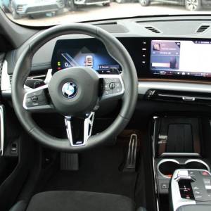 BMW X1 xDrive 23i M-Paket *HARMAN KARDON, LED, KAMERA, NAVIGACIJA*
