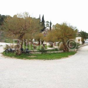 Brač, Bobovišća kuća prizemlje i roh bau potkrovlje 204 m2