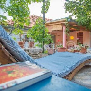 Brač, Bobovišća prodaja dvojna kamena kuća