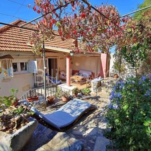 Brač, Bobovišća prodaja dvojna kamena kuća