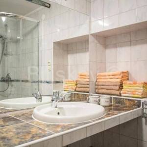 Brač, Bobovišća prodaja dvojna kamena kuća