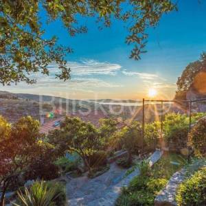 Brač, Bobovišća prodaja dvojna kamena kuća