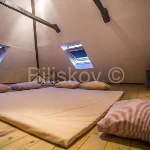 Brač, Bobovišća prodaja dvojna kamena kuća