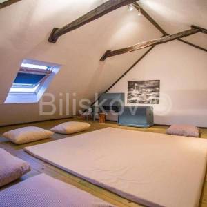 Brač, Bobovišća prodaja dvojna kamena kuća