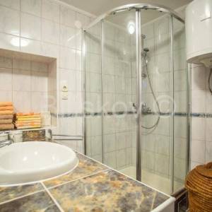 Brač, Bobovišća prodaja dvojna kamena kuća