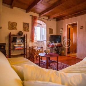 Brač, Bobovišća prodaja dvojna kamena kuća