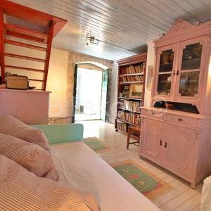 Brač, Bobovišća prodaja dvojna kamena kuća