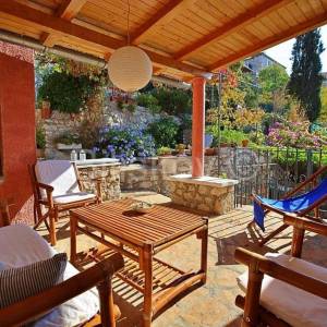 Brač, Bobovišća prodaja dvojna kamena kuća