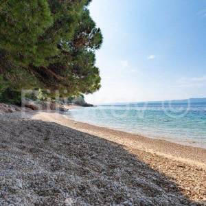 Brač, Bol, prodaja renovirana kamena kuća, 9 apartmana