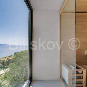 Brač, Bol, prodaja renovirana kamena kuća, 9 apartmana