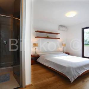 Brač, luksuzna kuća u prvom redu