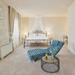 Brač, luksuzna vila – 1 red uz more! 