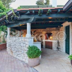 Brač, luksuzna vila – 1 red uz more! 