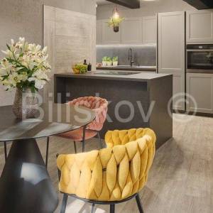 Brač, luksuzna vila – 1 red uz more! 