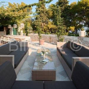 Brač, luksuzna vila – 1 red uz more! 