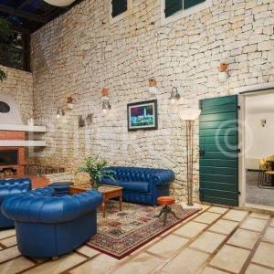 Brač, luksuzna vila – 1 red uz more! 