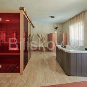 Brač, luksuzna vila – 1 red uz more! 