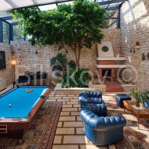 Brač, luksuzna vila – 1 red uz more! 