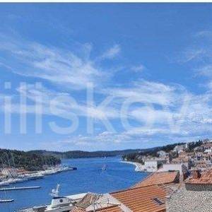 Brač, Milna,  samostojeća kuća 50 m od mora