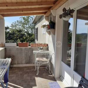 Brač, Nerežišća, samostojeća kuća sa okućnicom