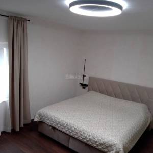 Brač, Nerežišća, samostojeća kuća sa okućnicom