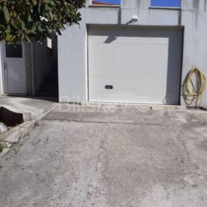 Brač, Nerežišća, samostojeća kuća sa okućnicom