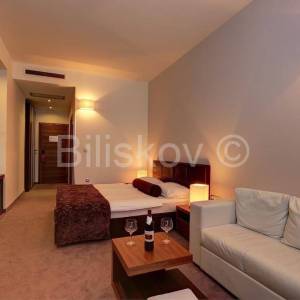 Brač, Postira, Hotel 4*, prvi red do mora