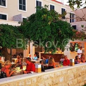 Brač, Postira, Hotel 4*, prvi red do mora