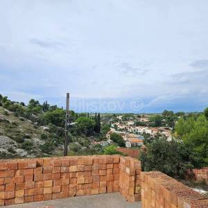 Brač, prodaja 4356m2 zemljište, legaliziran objekt 47m2