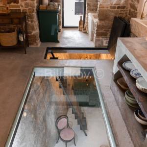 Brač, prodaja, jedinstvena kuća podređena užitku