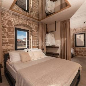 Brač, prodaja, jedinstvena kuća podređena užitku