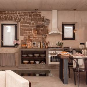 Brač, prodaja, jedinstvena kuća podređena užitku