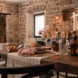 Brač, prodaja, jedinstvena kuća podređena užitku