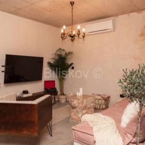 Brač, prodaja, jedinstvena kuća podređena užitku