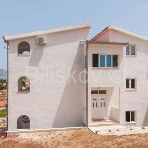 Brač, prodaja kuća 6 apartmana, otvoren pogled